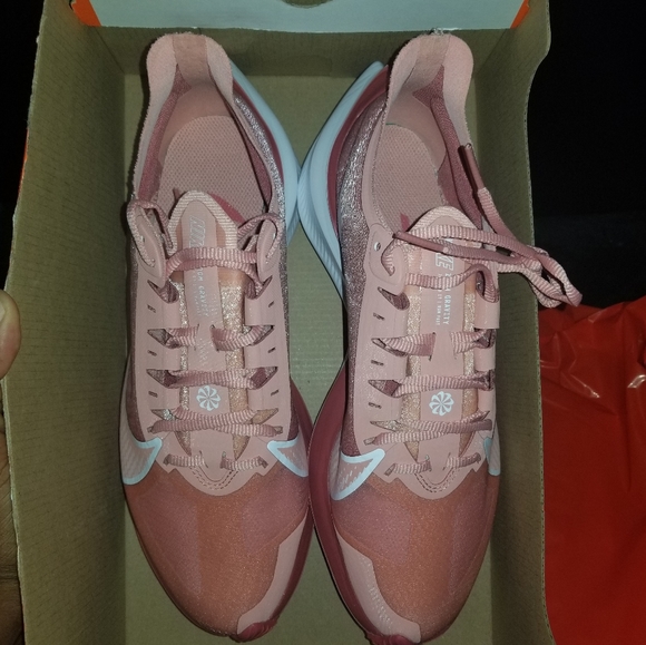 Womens Nike Zoom Gravity (Size 9)* - Picture 3 of 8